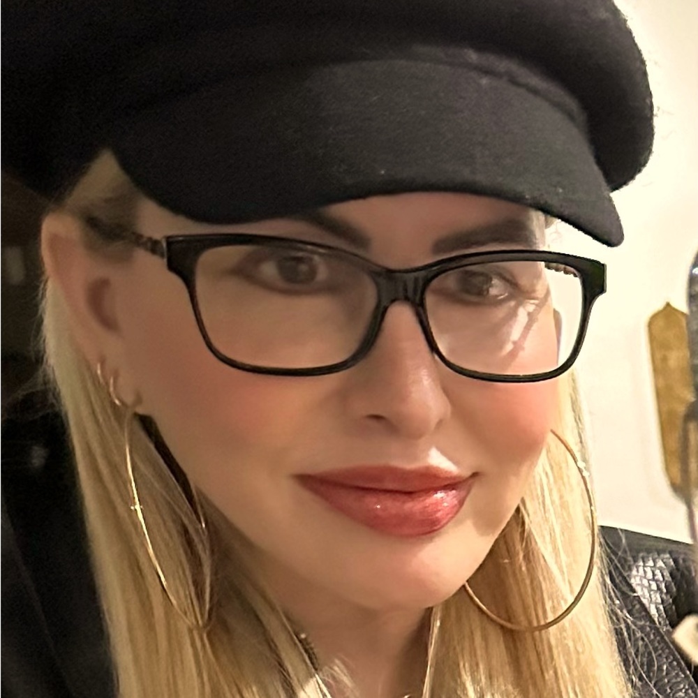 Meet your Posher, Renee